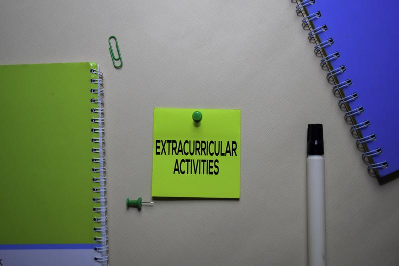 How to Manage Extracurricular Activities and Still Perform Well in School